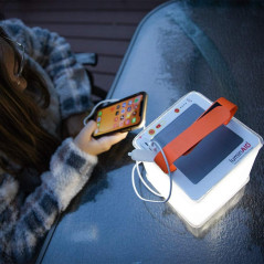 LuminAID Titan, la lanterne de jardin 2-en-1